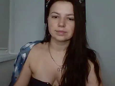 Show modela Naughty_Nata na web-kameri