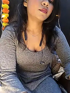 Pokazy przed kamerką – Horny_Ishika