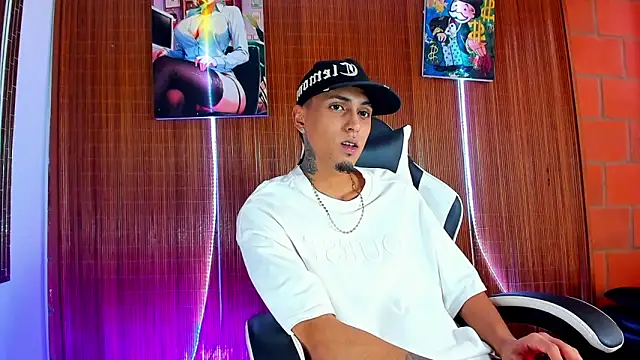 Chat +18 de Liam_lee ao vivo