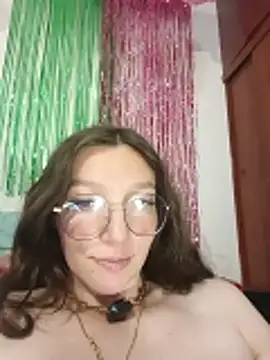 XXX chat uživo modela Lucy_colee