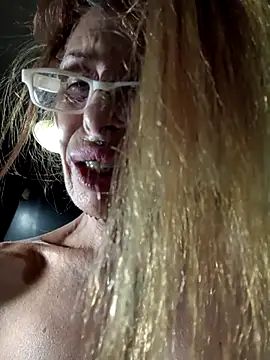 FrozenWaffle's Live XXX Chat