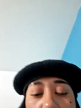 Chat +18 de Zafiro_glow ao vivo