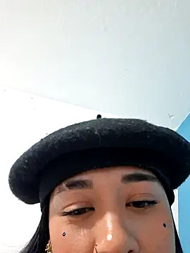 Chat +18 de Zafiro_glow ao vivo