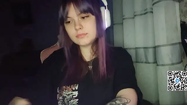 KristiBloom live XXX chat