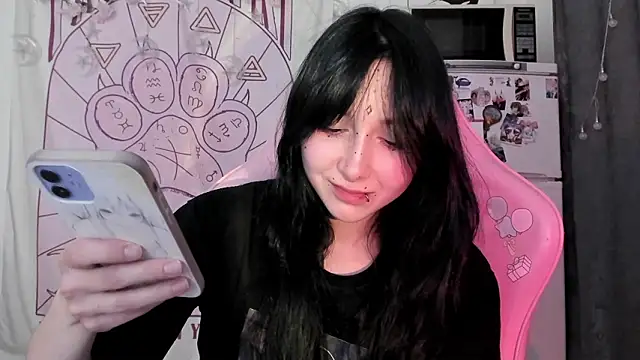 Holy420lolii – Naživo XXX chat