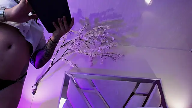 emy_williams Live XXX Chat