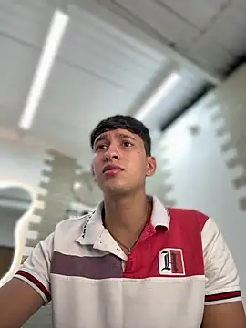 Онлайн чат XXX neithan_sleitherx