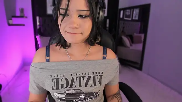 renee_shelby_ live XXX chat