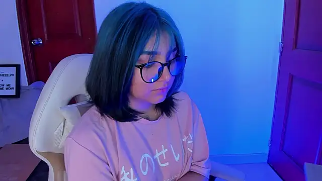 sophiievv: онлайн-секс-чат