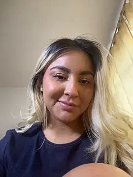 Elina_Hills Webcam Show