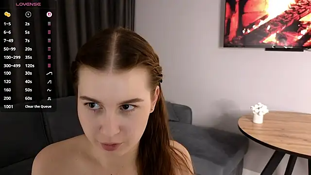 XXX chat uživo modela EmilyThoma