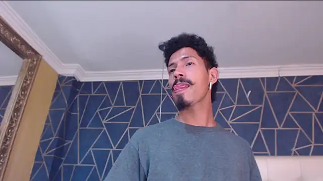 NoaahTylor – Kamerová šou