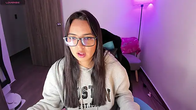 Nicole_Ss: онлайн-секс-чат