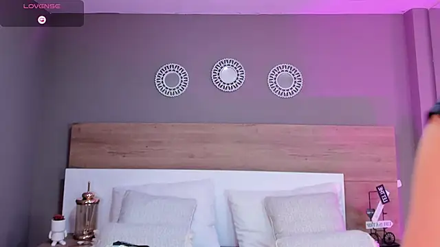 Chatroom XXX en direct de MiaTaylorSweet