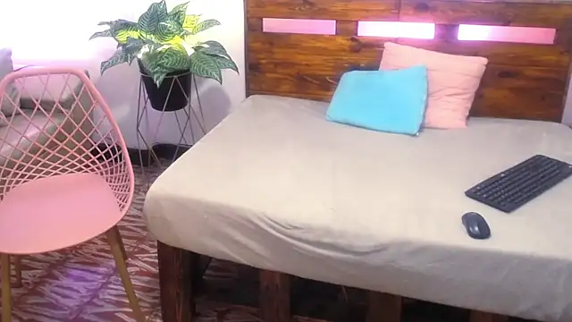 Yeseniaa25_ 现场XXX聊天