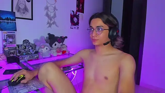 Chatroom XXX en direct de KeitaMoon