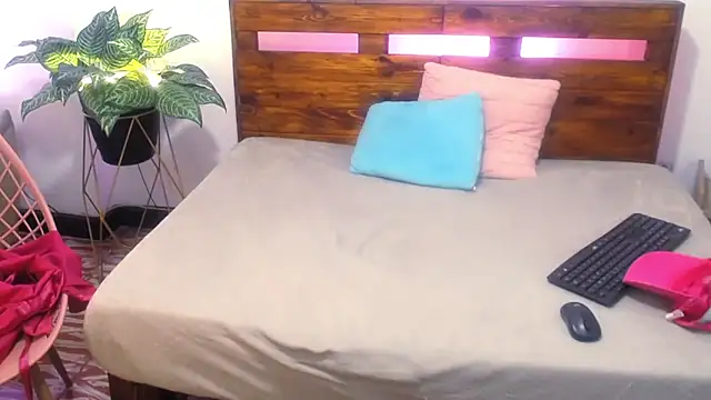 Yeseniaa25_ Live XXX-Chat