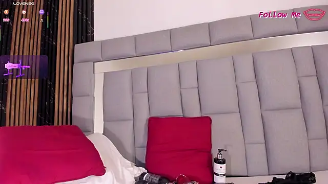 Show modela amaia_santini na web-kameri