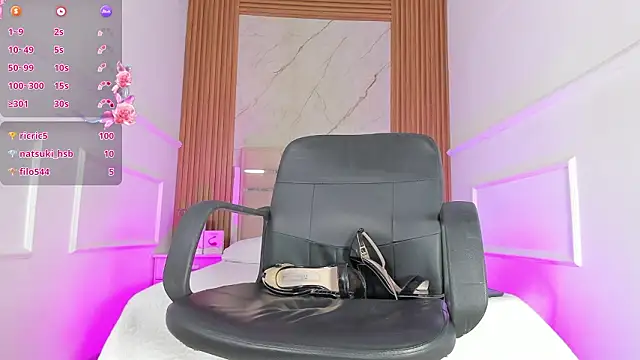 AbbyevaansのライブXXXチャット