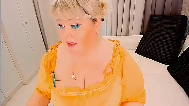 BIGTITSBBWn Live XXX chat