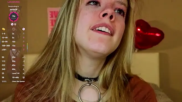 แชท XXX สดของ TiffinyMergist