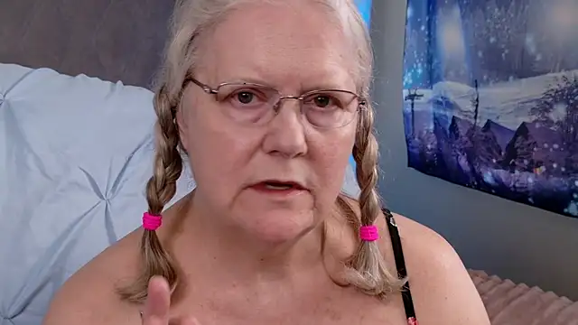 Kaitlyn_Winters: διαδικτυακό σόου στην κάμερα