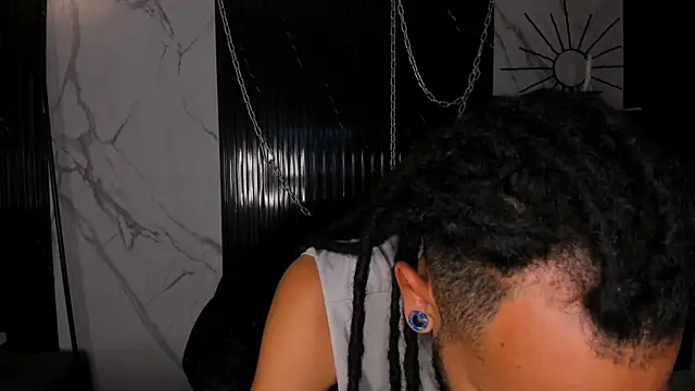 Tatis__ Adlı Modelin Canlı XXX Sohbeti