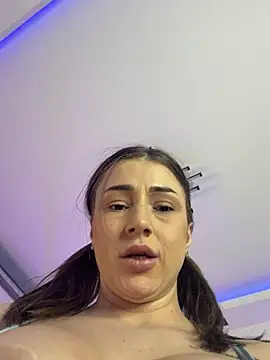 Онлайн чат XXX BabbyAisha