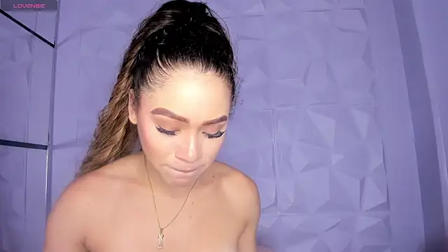 _LittleLia élő XXX-chatje