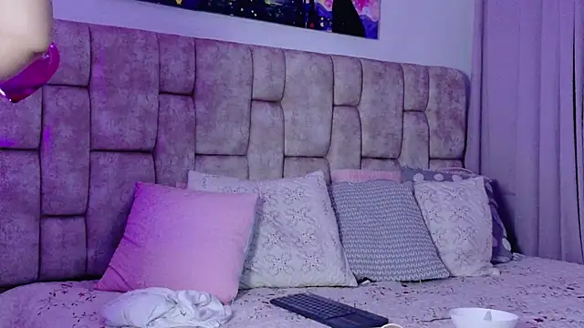 Show modela MiiaBlumm_ na web-kameri