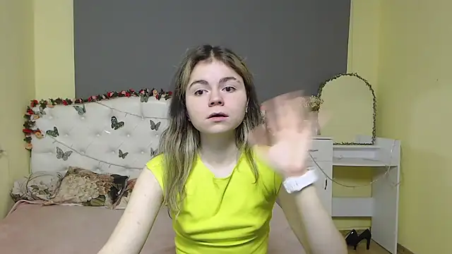 TinaRedly élő XXX-chatje