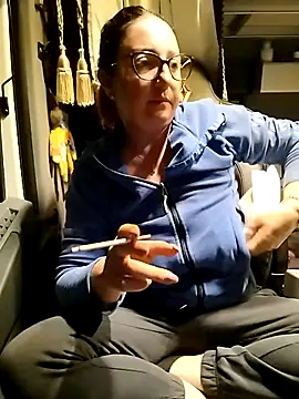 Milfa_nimfomana élő XXX-chatje