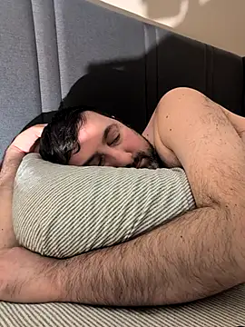 Mgman4365: διαδικτυακό σόου στην κάμερα