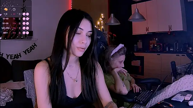 KatiKate Adlı Modelin Canlı XXX Sohbeti