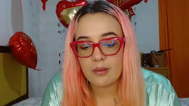 Nova-Satela 라이브 XXX 채팅