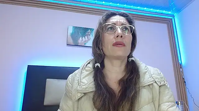 kaylaMinov_: διαδικτυακό σόου στην κάμερα