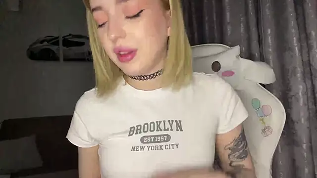 AToriaMuse: απευθείας συνομιλία ΧΧΧ