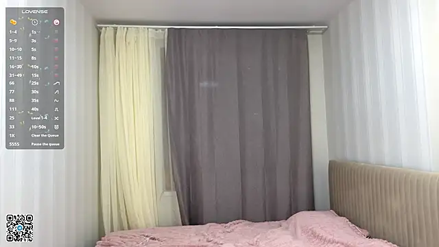 HollyGibson Adlı Modelin Canlı XXX Sohbeti