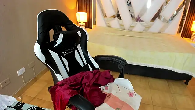 Chat XXX Live Linda4Petite