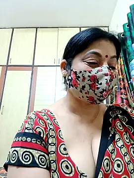 Ratna-777 live XXX chat