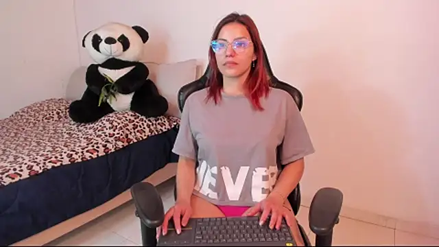 Arenne_rouse élő XXX-chatje