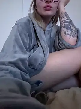 Chat +18 de LunariaBlush ao vivo