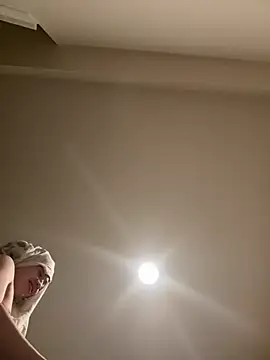 Deeplong25 Adlı Modelin Canlı XXX Sohbeti