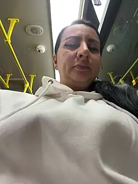 Abril_Luv: онлайн-секс-чат