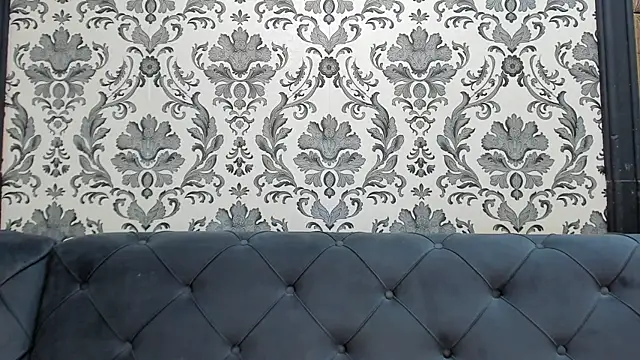 Chatroom XXX en direct de LissaBigTitts