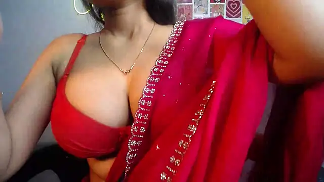 kiara_1122 Show in webcam