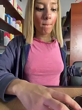 دردشة SweetBunnyGF الجنسية المباشرة