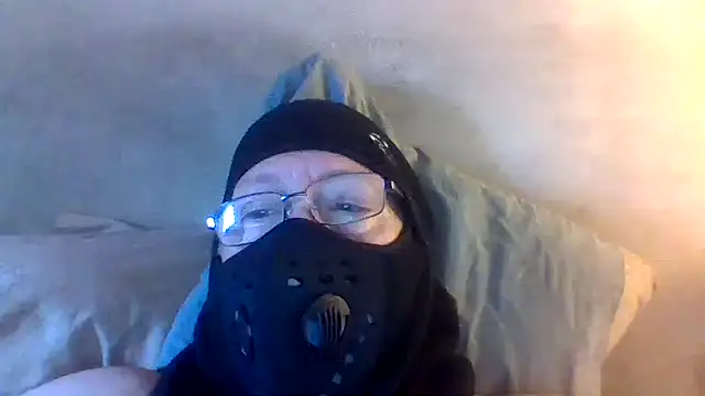 Chat +18 de hornyrich69 ao vivo