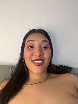 IsabellaJoness_: απευθείας συνομιλία ΧΧΧ