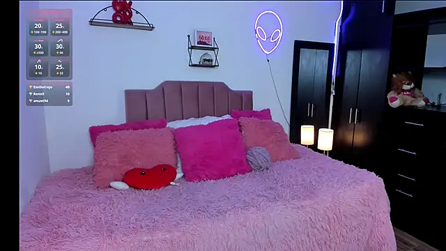 XXX chat uživo modela Nina_curves